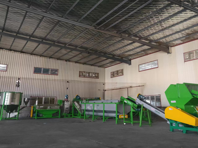 汽車(chē)保險杠破碎清洗線(xiàn)